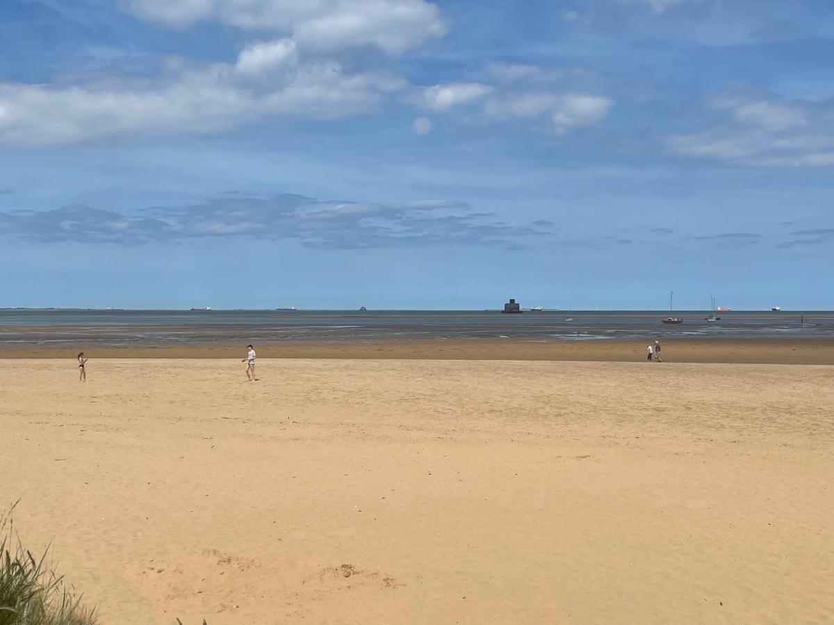 Willa Den Of Joy Humberston Fitties Sleeps 6,Hot Tub,Log Burner Cleethorpes Zewnętrze zdjęcie