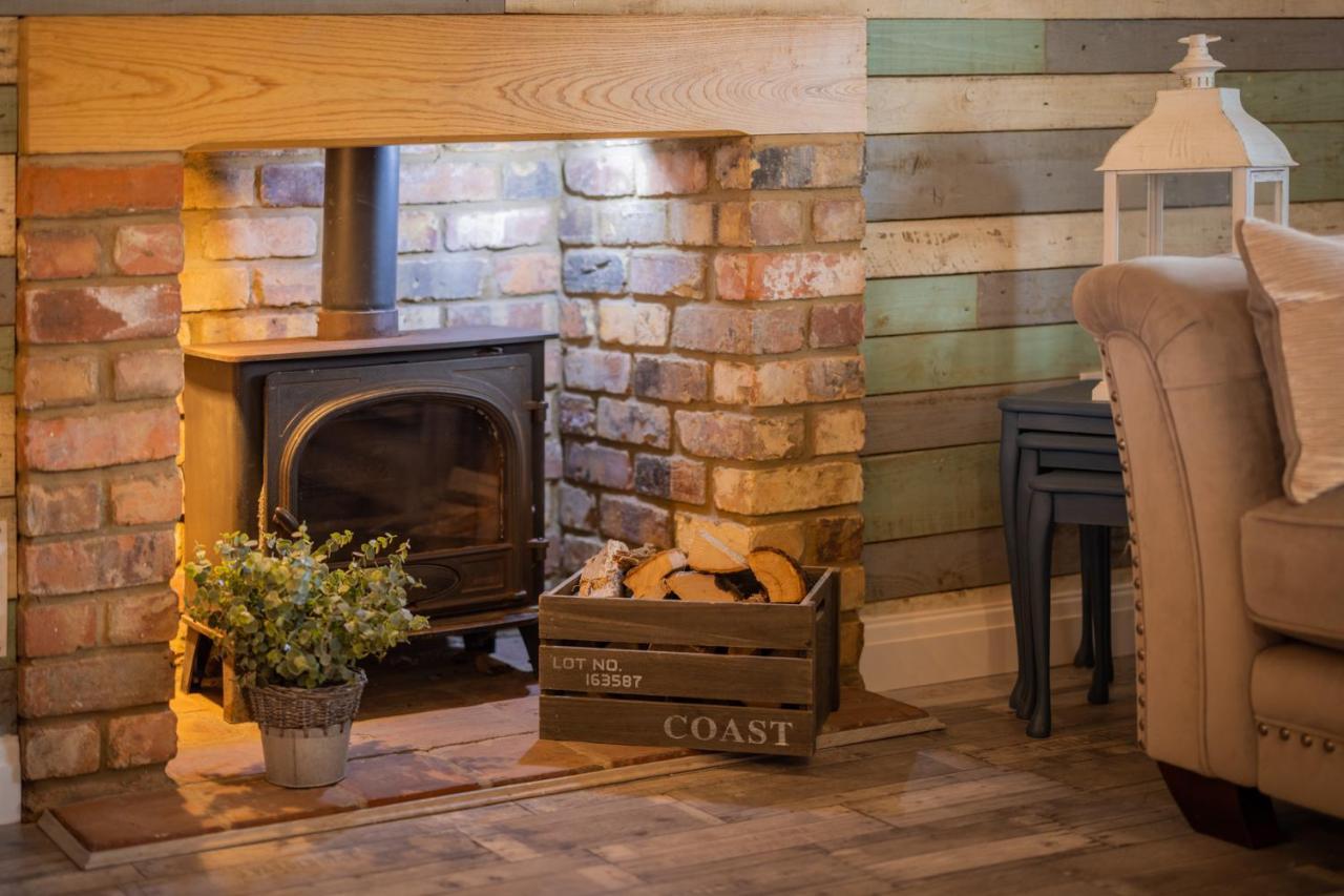 Willa Den Of Joy Humberston Fitties Sleeps 6,Hot Tub,Log Burner Cleethorpes Zewnętrze zdjęcie