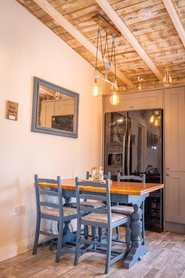 Willa Den Of Joy Humberston Fitties Sleeps 6,Hot Tub,Log Burner Cleethorpes Zewnętrze zdjęcie